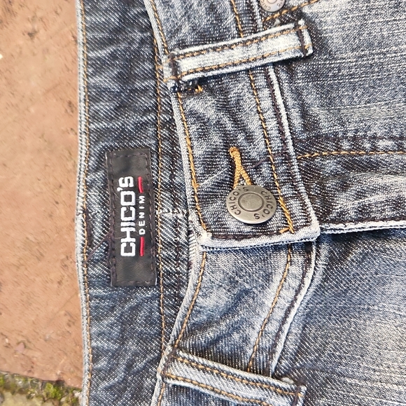 Chicos Denim black stonewash Jeans, size 10, (chico's 1.5) - Picture 5 of 7